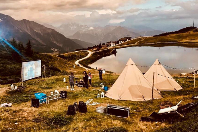《妻子的浪漫旅行》取景地,欧洲最壮观的阿莱奇冰川,美如外星球