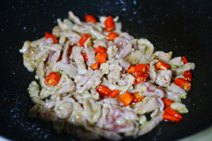 一分钟就学会的蒜黄炒肉,做法简单又美味,特别适合上班簇 一分钟就学会的蒜黄炒肉,做法简单又美味,特别适合上班簇