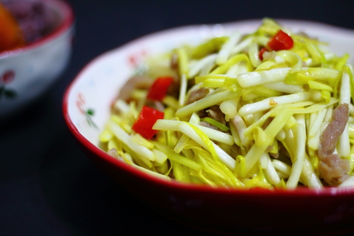 一分钟就学会的蒜黄炒肉,做法简单又美味,特别适合上班簇 一分钟就学会的蒜黄炒肉,做法简单又美味,特别适合上班簇