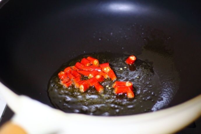 一分钟就学会的蒜黄炒肉,做法简单又美味,特别适合上班簇 一分钟就学会的蒜黄炒肉,做法简单又美味,特别适合上班簇