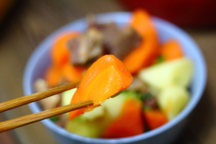 胡萝卜山药炖牛腩,又鲜又嫩,好吃不柴,惊蛰后最好的强身健体菜 胡萝卜山药炖牛腩,又鲜又嫩,好吃不柴,惊蛰后最好的强身健体菜