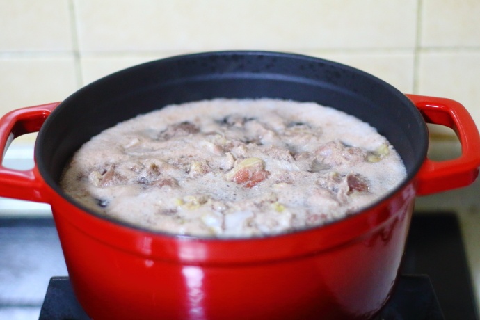 胡萝卜山药炖牛腩,又鲜又嫩,好吃不柴,惊蛰后最好的强身健体菜 胡萝卜山药炖牛腩,又鲜又嫩,好吃不柴,惊蛰后最好的强身健体菜