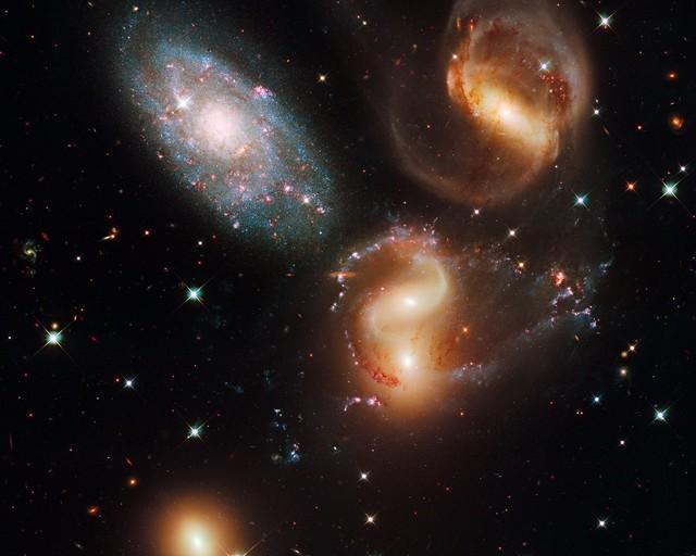 14.猫眼星云