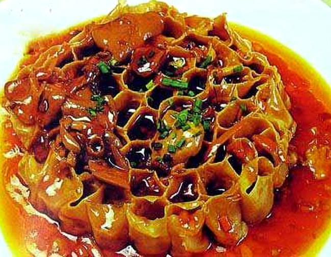 大爷街头摆摊30年,卖山西小吃