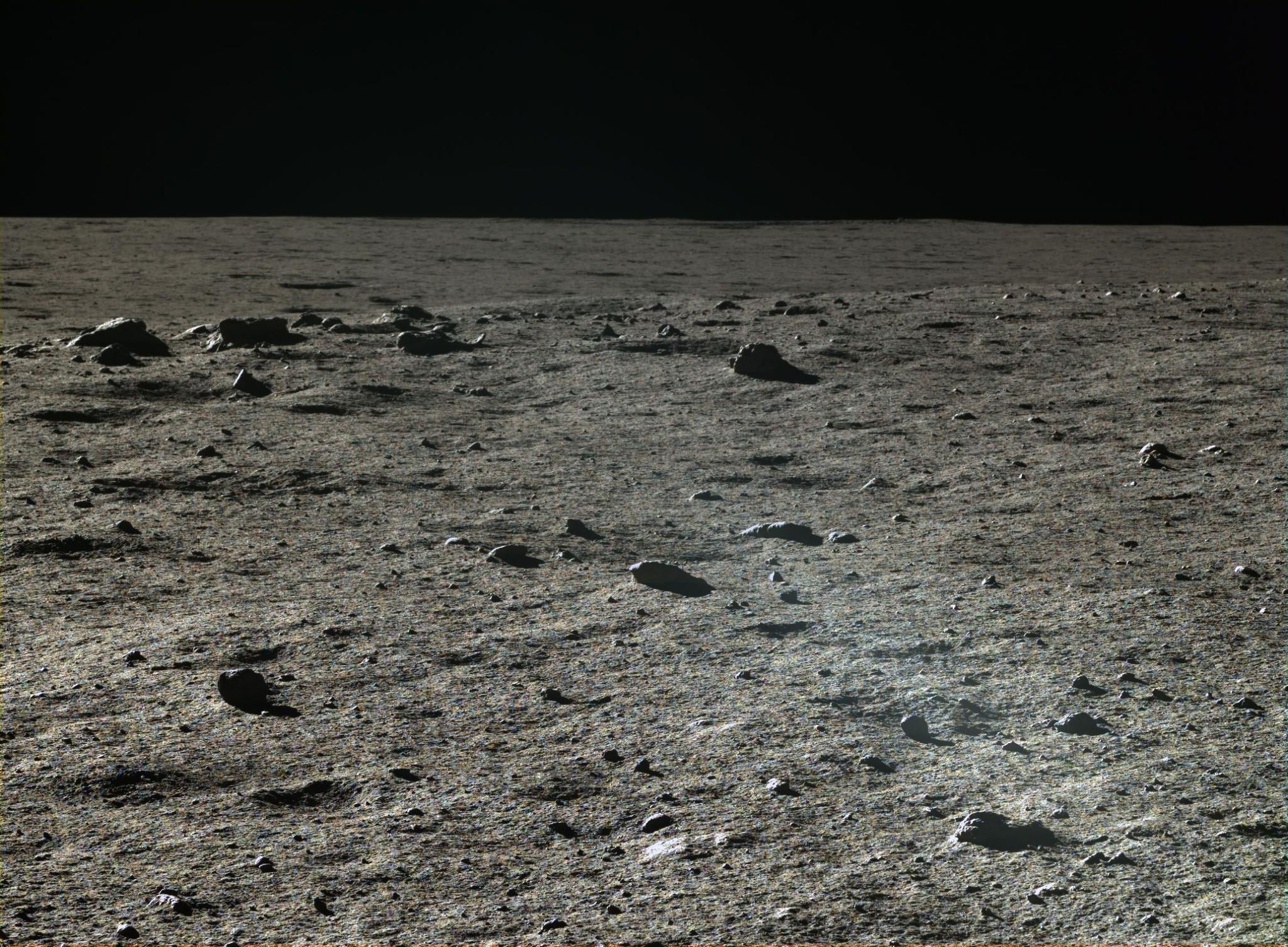 距离38万公里，美国宇航员在月球上看地球，为何会感到恐惧？|阿姆斯特朗|月球|地球_新浪新闻