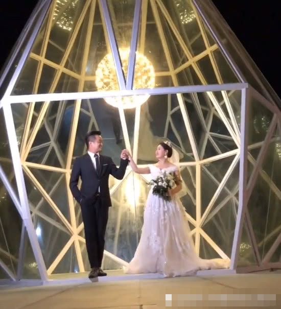 星空婚纱照_星空婚纱照图片大全(2)