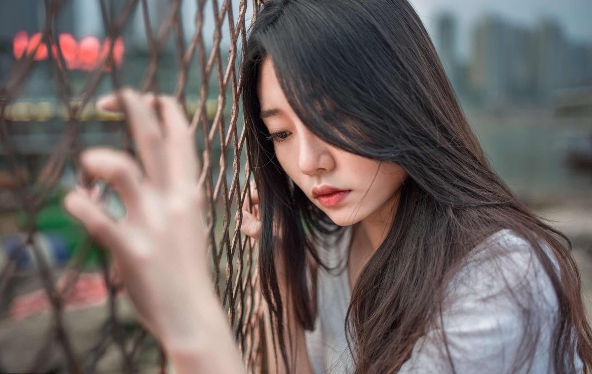 男人不爱你又不想放手，往往喜欢用这几种套路来对你！