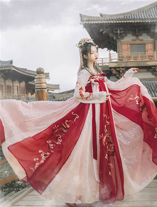 学生党穿不起的“汉服”，“龙母”上榜，被“画皮”惊到了！|汉服|龙母|画皮_新浪网