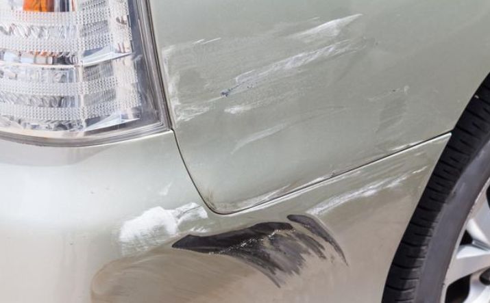 不管车子贵不贵，无需打蜡，用一笨方法，车漆光亮无比！