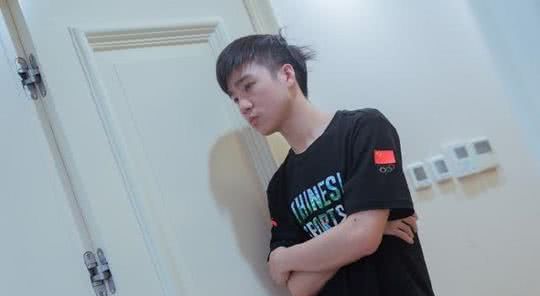 RNG新赛季名单:太子Able宣布离队,让帝打破退