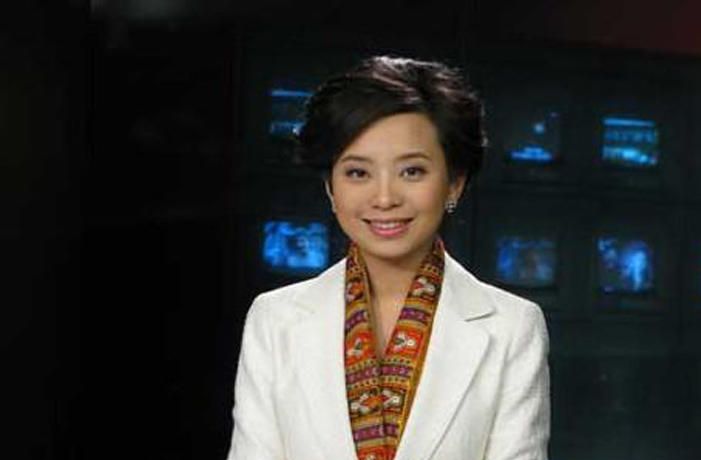 央视主持人曾湉的爱人原来是他，两人从“校服到婚纱”，恩爱多年