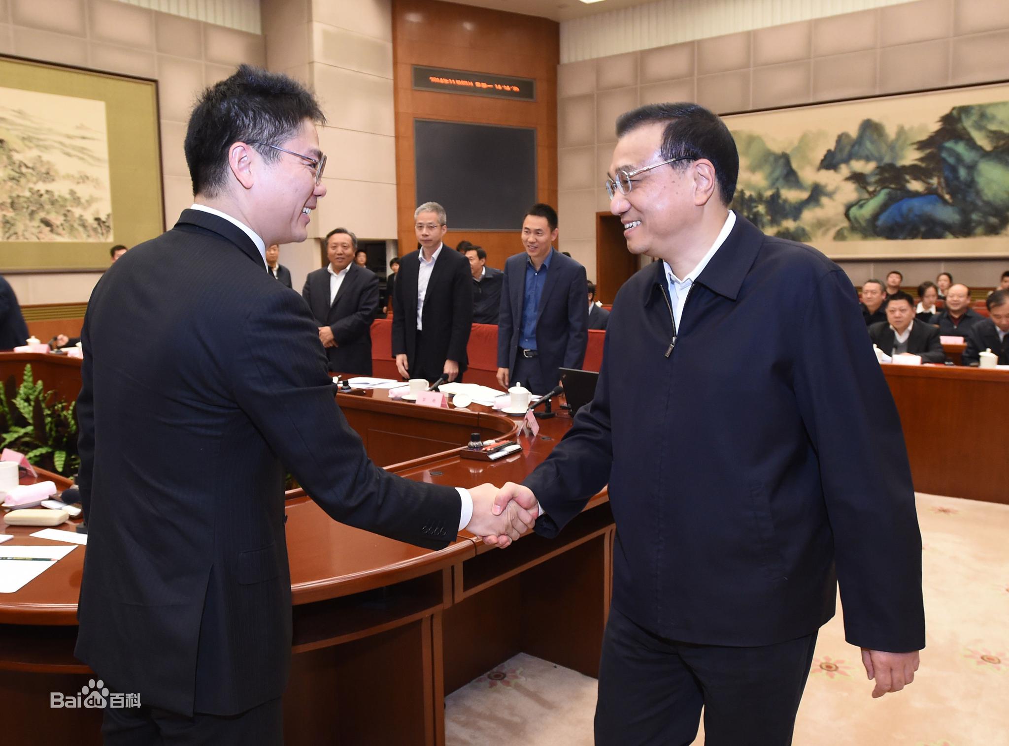 当初背着76颗茶叶蛋的农村娃,如今坐拥3582亿