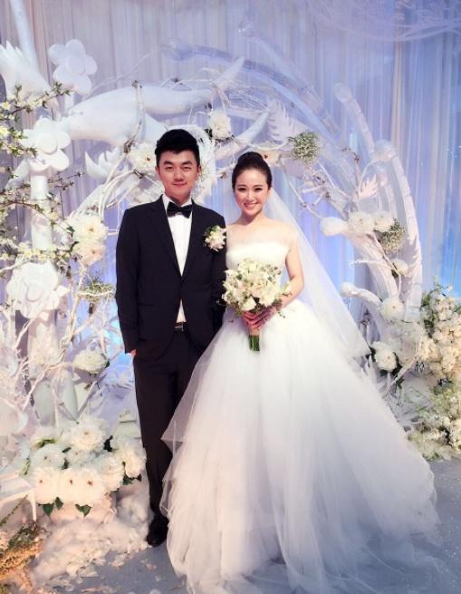 《我爱记歌词》领唱现状，十周年程程缺席，低调结婚老公近照帅气