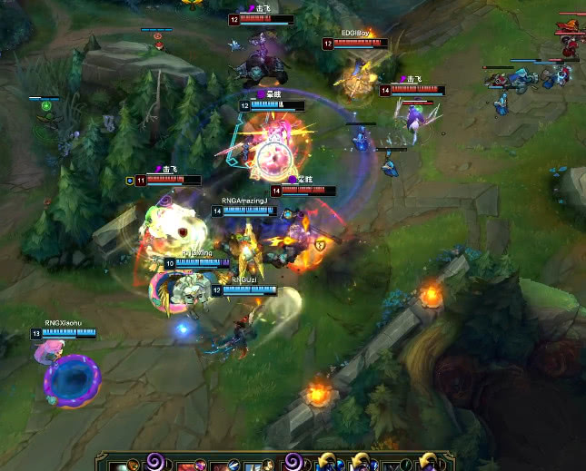 RNG抓住一线生机,卡萨赵信怒扫五人,Uzi打出最