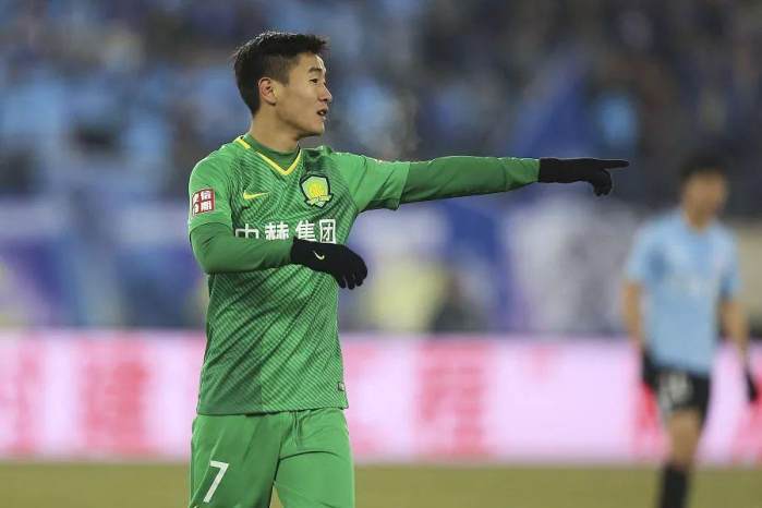 京沪大战折射中超现状: 球员暴躁, 球迷打架, 足