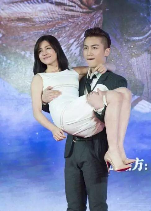 明星被公主抱,陆毅吃力,鹿晗太搞笑,刘德华这一抱成为了经典