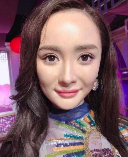 杨幂蜡像被嘲像李小璐,和本尊判若两人,毫无灵气可言