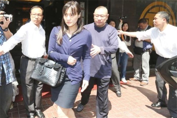 香港最不幸的女富二代：千亿资产未分得一分，今36岁还没嫁出去
