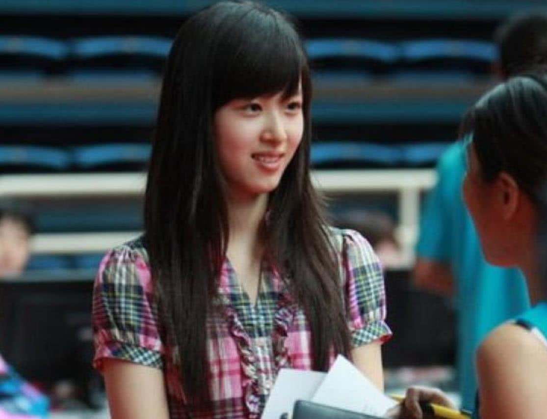 清华奶茶mm内衣照_清华大学毕业照(2)