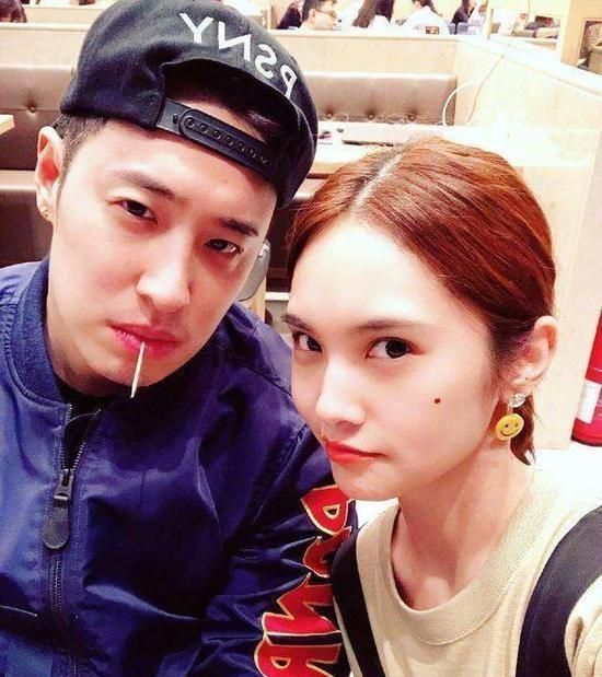 杨丞琳助阵潘玮柏演唱会,因迟到被翻白眼