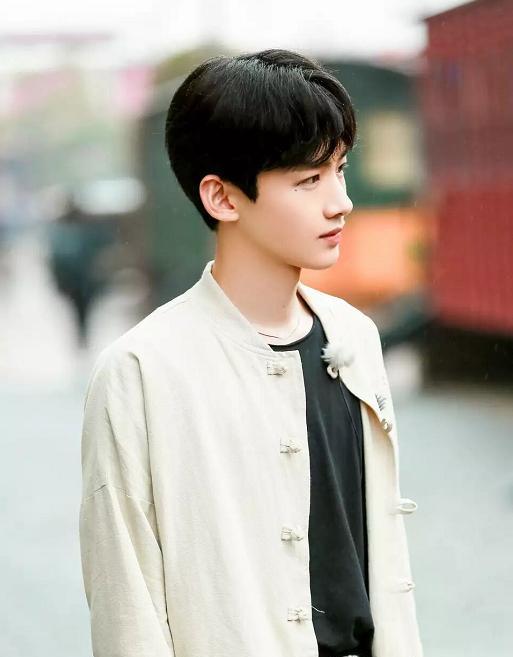 刘昊然和白敬亭同款表情包,你们期待新一季《