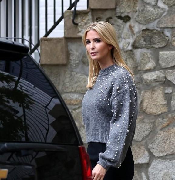 伊万卡的珍珠毛衣穿出“慵懒风”!最美“天鹅颈”,迷人又优雅!