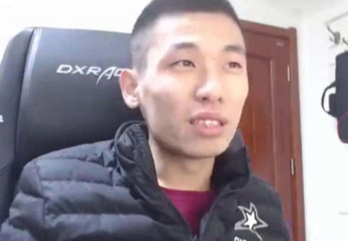 小智直播间嘲讽旭旭宝宝,直言他的才华配不上