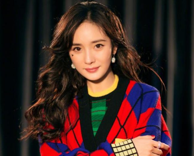 杨幂新电影终于拿奖了,得知奖项的含金量后,网