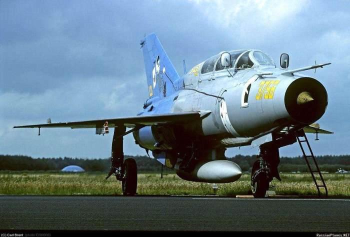 世界上摔最多的现役战斗机 为何还能在中国空