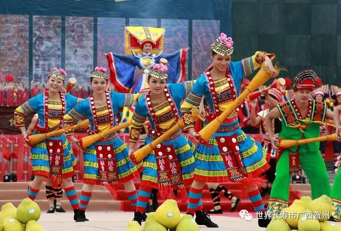 富川瑶族男儿喜获国家级非遗传承人资格，来瞧瞧“瑶族长鼓舞”是怎样