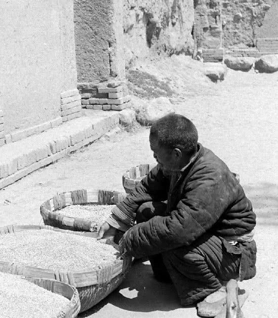 美国人拍的1940年代中国男女冬天生活样子,看