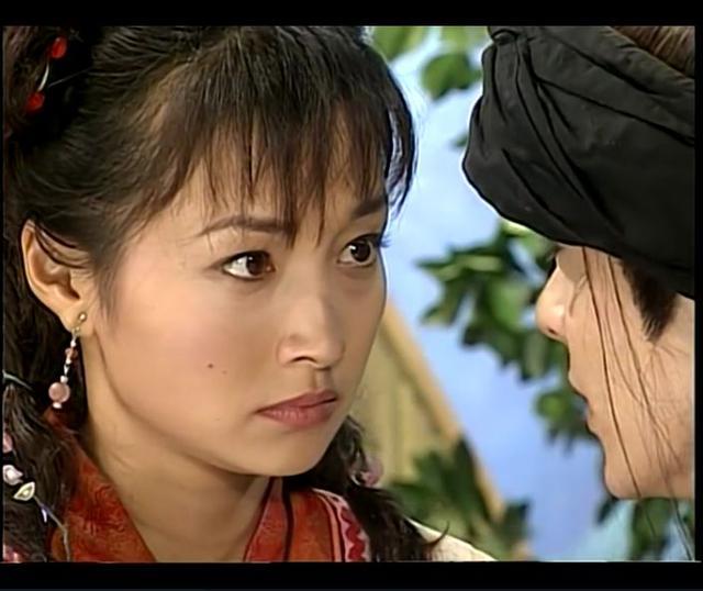 6,慕容九:扮演者侯炳莹7,红珠:扮演者连静雯8,萍姑:扮演者桑妮特别