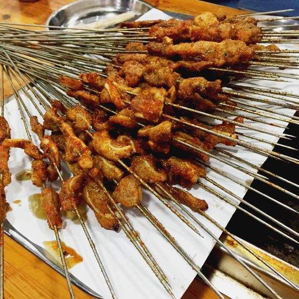 东北人喝酒吃烧烤,不点10样食材,酒等于白喝了,浪费!