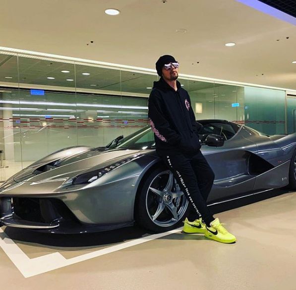 周杰伦提法拉利LaFerrari,还和林志颖、罗志祥等明星合影!