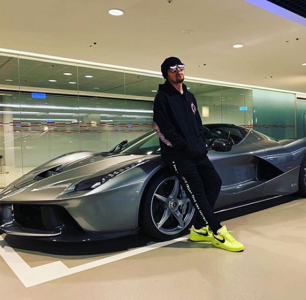 周杰伦提法拉利LaFerrari，还和林志颖、罗志祥等明星合影！