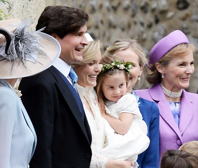 参加好友婚礼如何穿?凯特王妃婚礼着装十年整