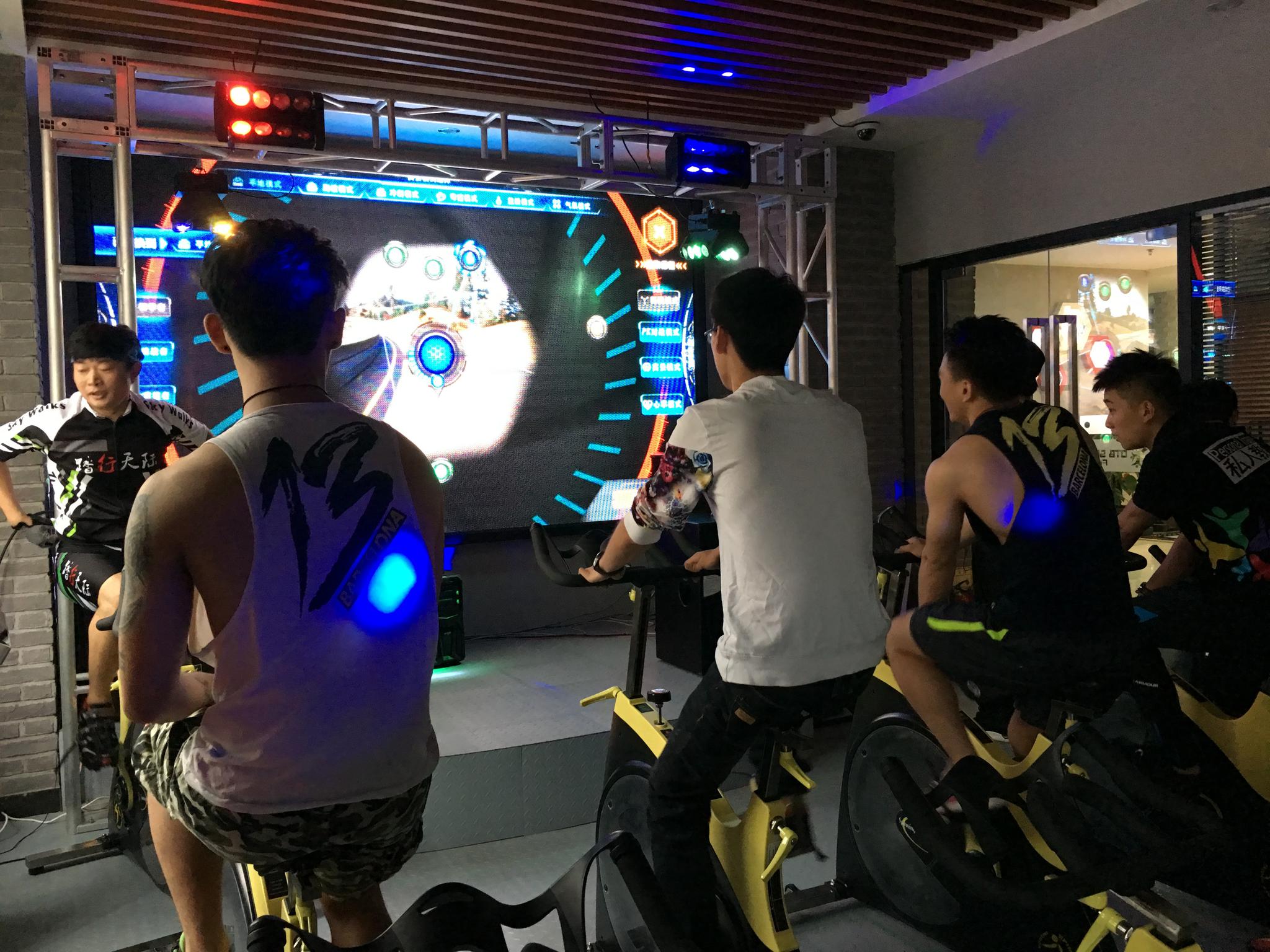 跑步和骑沉浸式动感单车都能减肥吗?踏行天际告诉你