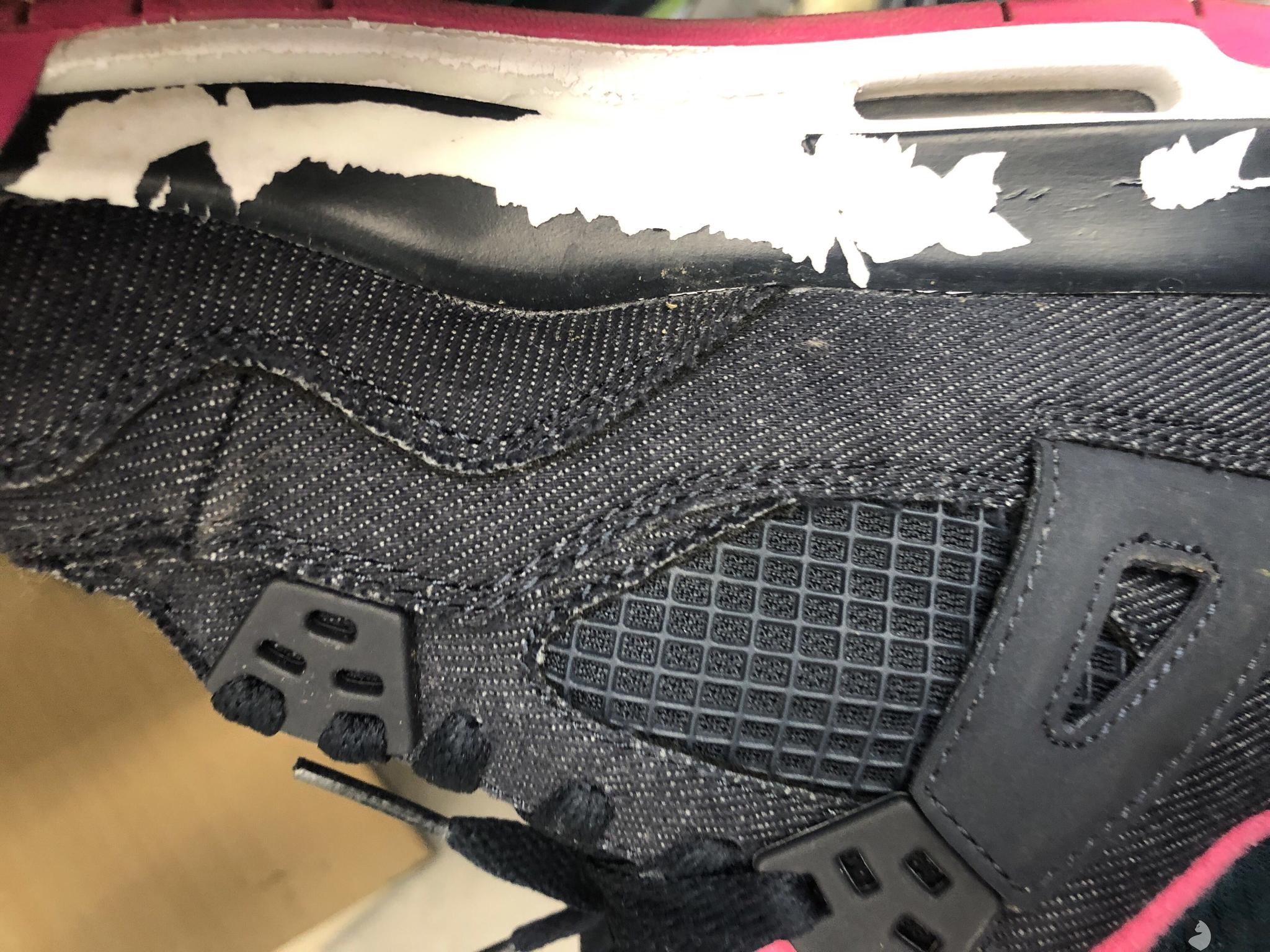 黑猫投诉:毒APP上买了一双AJ4, 鞋子严重爆漆