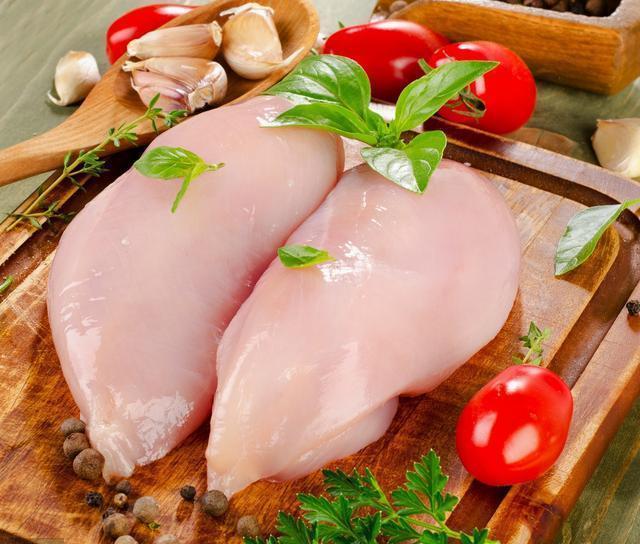拉布拉多犬吃什么对毛发好？5种食材健康又美毛！