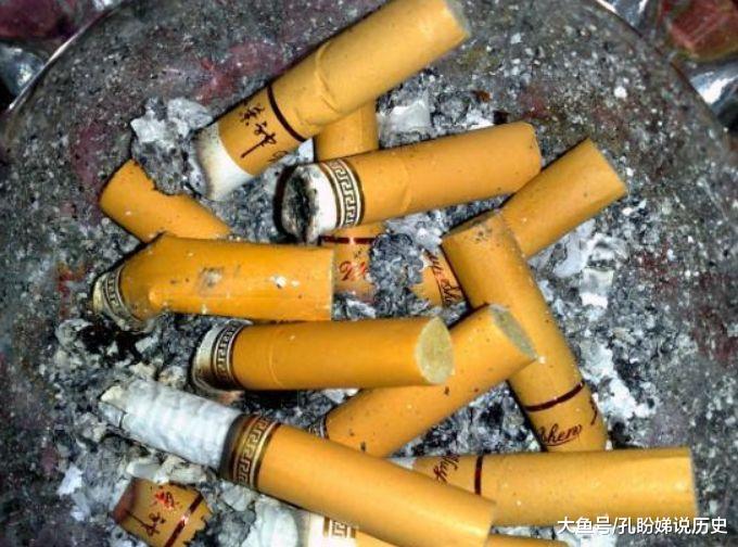 为啥开车抽烟中国人要开窗，而外国人却关窗？答案令国人十分惭愧