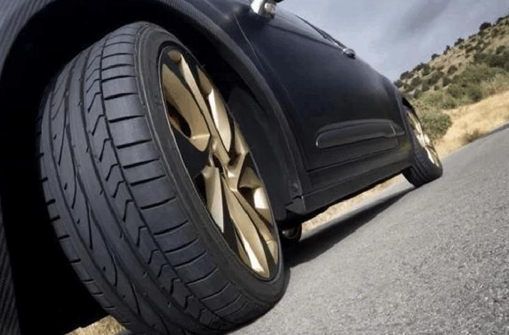 夏季把车停在树荫下?汽车就这么毁在你手里了