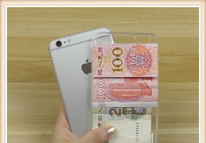 手机壳里别再放钱了,很多人都不知道为什么,看