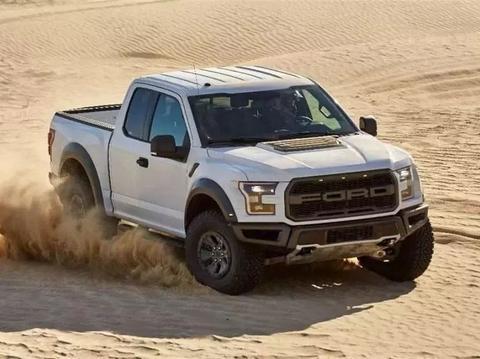 皮卡玩出新高度，长城全新越野皮卡标配三把锁、涉水喉、绞盘！