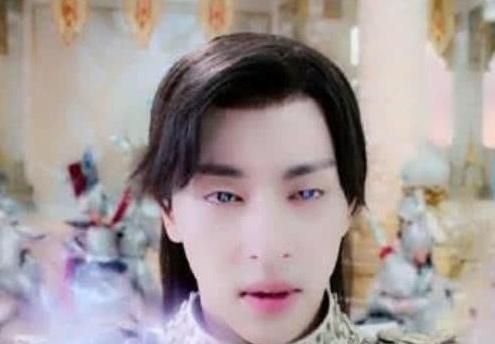 香蜜:旭凤眼睛是紫色,润玉眼睛是绿色,看到锦觅的眼睛