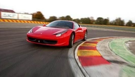 为何高速上没见过跑车?难道还在乎油钱?车主:跑一趟就知道了