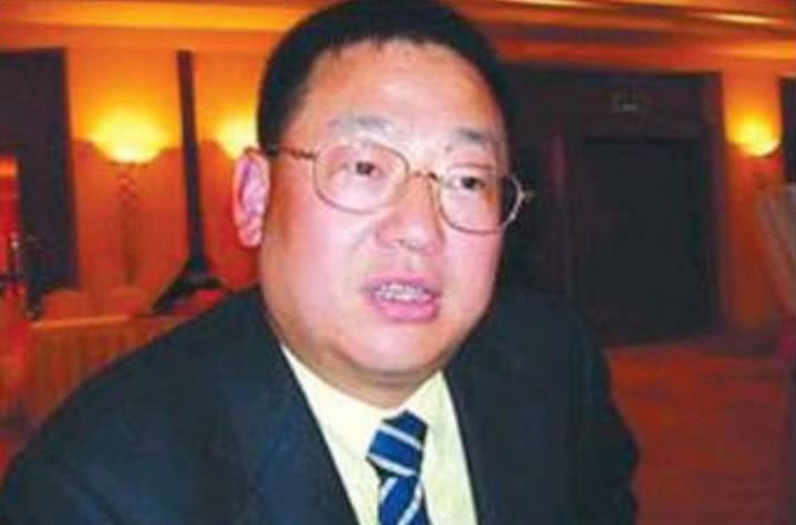 50岁王小丫与63岁老公近照，原来每天面对的是这样一个男人！