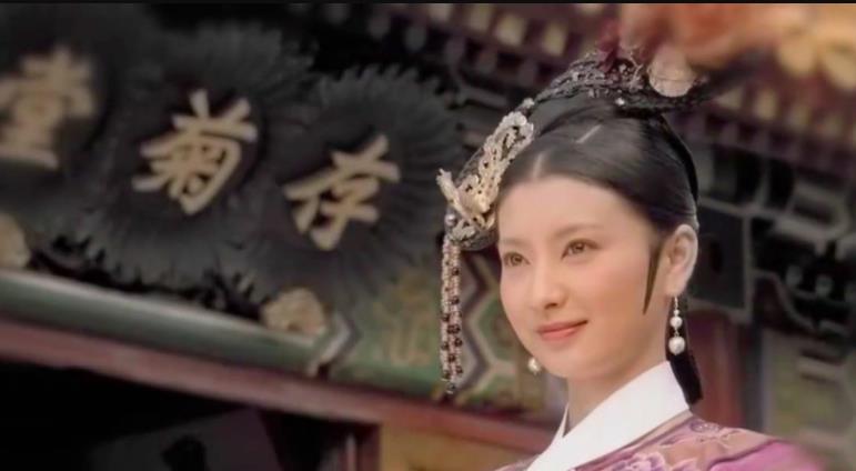 沈眉庄选秀时说只读过女则与女训，并不是讨巧外乖，用意深远