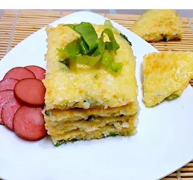 茄子煸豆角,米饭鸡蛋饼,芹菜木耳炒火腿的做法