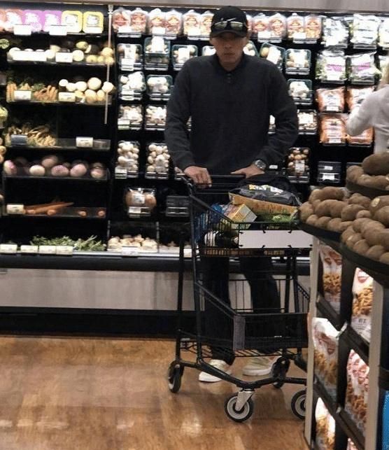 孙艺珍玄彬恋情石锤?神仙情侣逛超市