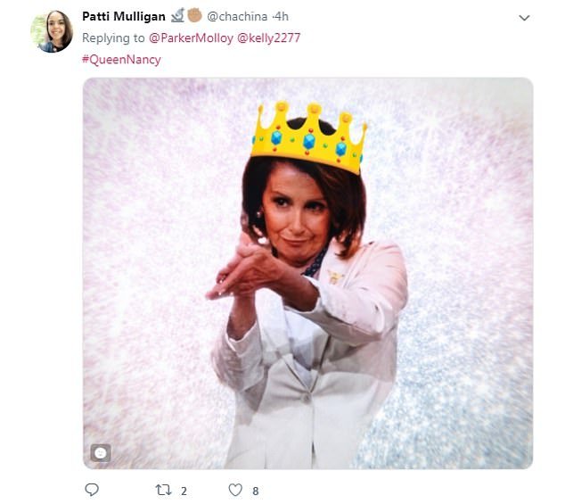 佩洛西送给特朗普的掌声火了,网友:女王的屈尊